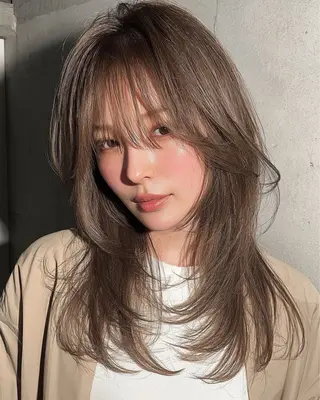 セミロング ☁️透明感カラー× レイヤー ☁️ノアのヘアスタイル