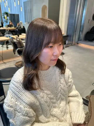 ミディアム カラー ミオ💎透ける暗髪/ ブリーチなしWカラーのヘアスタイル