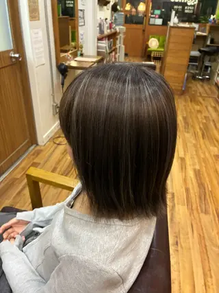 カラー コイエ カレンのヘアスタイル