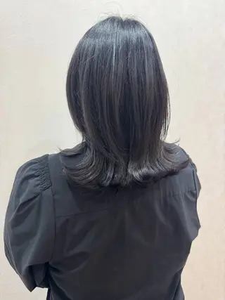 セミロング Limb所属・市塚 あみのヘアスタイル