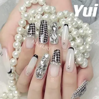 ネイル 🌷 Mooning 🌷のネイルデザイン