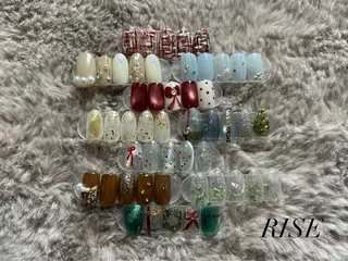 ミディアム RISE所属・RISE 実紗のネイルデザイン