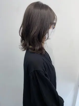 ミディアム カラー THE DAY所属・AKI HASHIMOTOのヘアスタイル