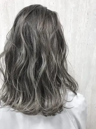 ミディアム カラー BOX mico.のヘアスタイル