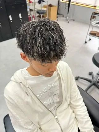 カラー パーマ メンズ 金子勇希🔥パーマ 比率90%以上🔥のヘアスタイル