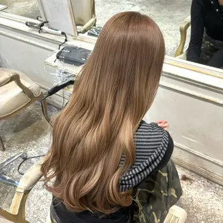 セミロング カラー 柔らかブリーチ 🤎YUKAのヘアスタイル