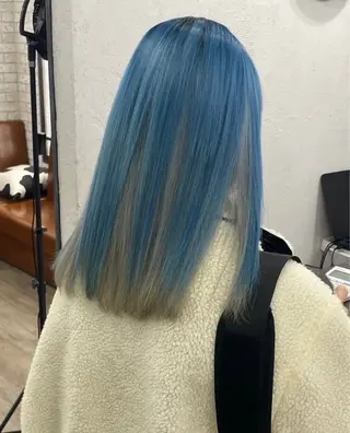 セミロング カラー ハイトーンケアカラー コト👱🏻♀️のヘアスタイル