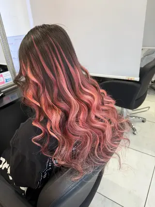 ロング 長田 麻友子のヘアスタイル