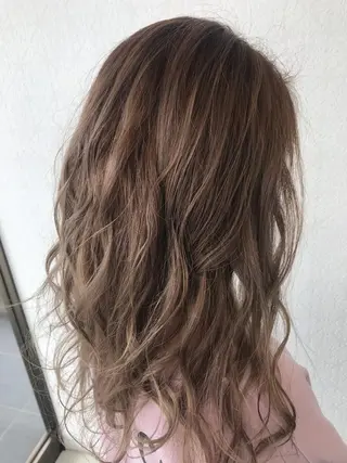 セミロング カラー 豊田 恭平のヘアスタイル