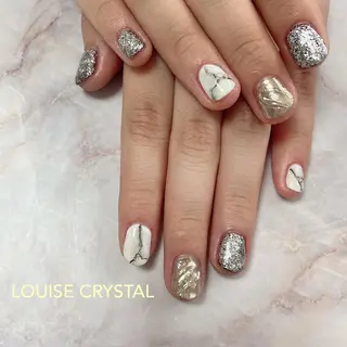 ネイル LOUISE CRYSTALのネイルデザイン