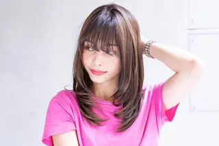 セミロング カラー ハイトーン/レイヤー 💜Akaneのヘアスタイル