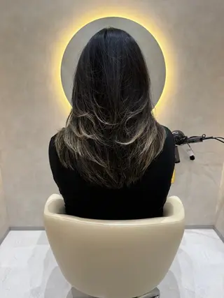 ロング 酸性ストレート 青木優磨のヘアスタイル