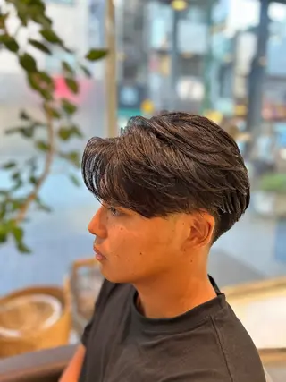 ショート パーマ メンズ ハイトーン× デザイン　Runoのヘアスタイル