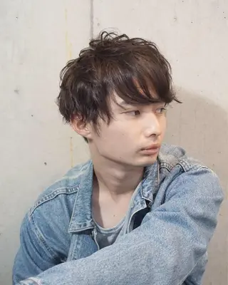 ショート パーマ メンズ 艶髪カラー 渡辺岳也のヘアスタイル