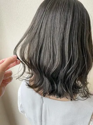 ミディアム カラー 沢田 瞳のヘアスタイル