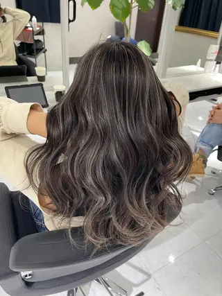 ロング カラー 穐山 翔のヘアスタイル