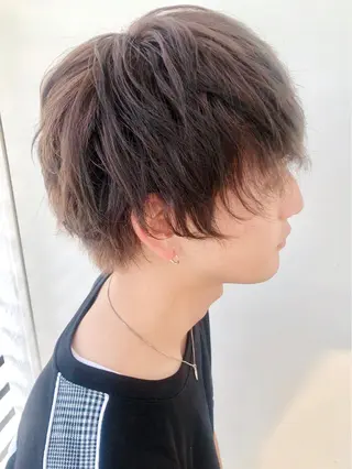 カラー メンズ 韓国ヘア顔周りカット 艶髪ベージュtamaのヘアスタイル