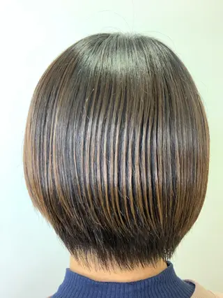 ショート カラー 髙橋 歩のヘアスタイル