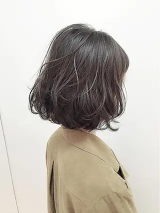 ミディアム 大人女性に寄り添う 髪質改善サロンのヘアスタイル