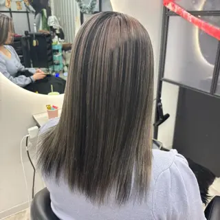 セミロング カラー Ren. 🦋デザインカラーのヘアスタイル