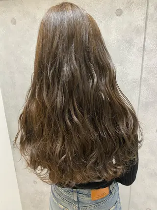 ロング カラー ベージュ指名No1 加賀詩織のヘアスタイル