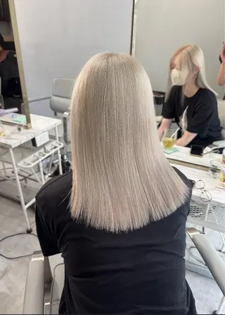 セミロング 🩶ブリーチ/ レイヤー🩶フミカのヘアスタイル