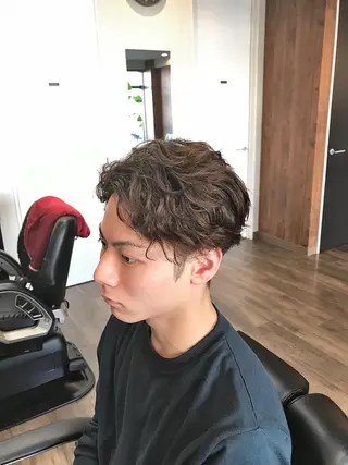 ショート パーマ メンズ 小野 康生のヘアスタイル