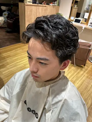 パーマ メンズ 渡辺 大雅のヘアスタイル