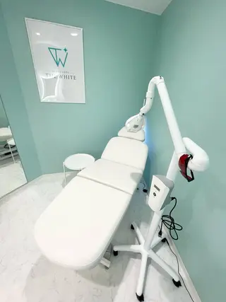 脱毛専門サロンELIXIR（ｴﾘｸｻｰ）所属・脱毛&ホワイトニング ELIXIR×ULTのエステ・リラクイメージ