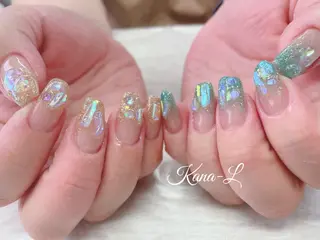 カラー ネイル 芦辺 香奈のネイルデザイン