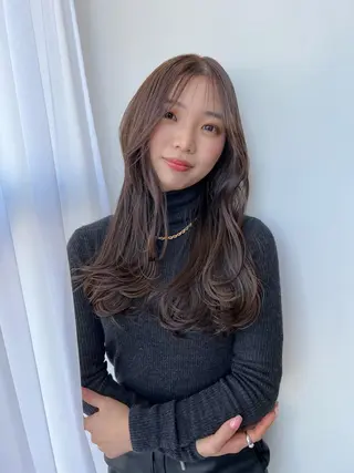セミロング ioe 岡本のヘアスタイル