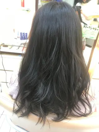 セミロング カラー Minami .のヘアスタイル