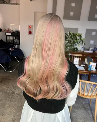 カラー ウルフとデザイン カラーの神のヘアスタイル