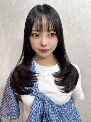 ロング maya レイヤーカットのヘアスタイル