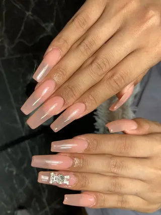 ロング ネイル ✴︎ Delightのネイルデザイン