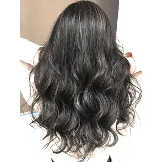 ロング カラー 井上 一平のヘアスタイル