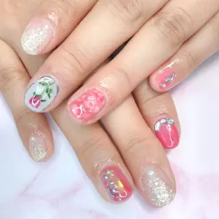 ネイル エステとネイル ローズコンフォートのネイルデザイン