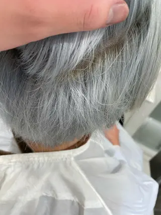 カラー センターパート 川島爽楽のヘアスタイル