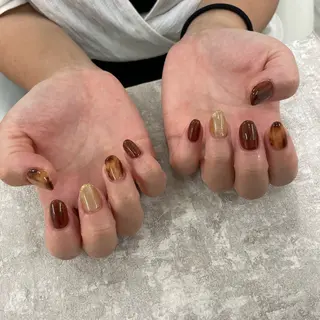 ショート _white 上本町店のネイルデザイン