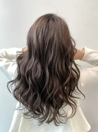 ロング カラー 公式 Ease by amble luxeのヘアスタイル