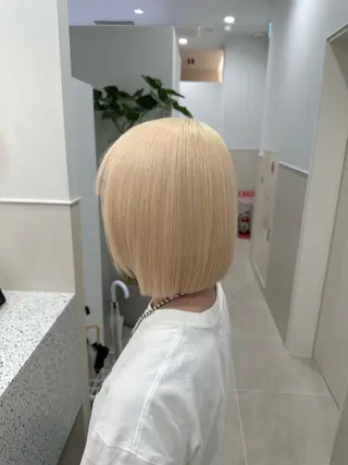 ミディアム カラー ハイトーン/ 縮毛矯正のヘアスタイル