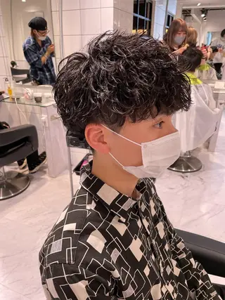 ショート カラー パーマ ヘアアレンジ メンズ キッズ ネイル マツエク・マツパ アイブロウ スパイキー/フェザー /波巻き/かいとのヘアスタイル