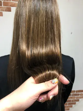 ミディアム ハピネスフィール所属・江藤 菜緒里のヘアスタイル