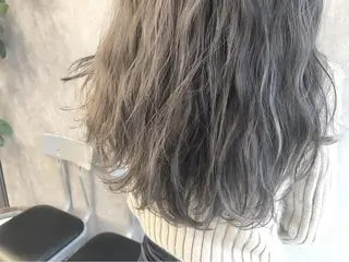 セミロング カラー 顔周りレイヤー/韓国 ブリーチminamiのヘアスタイル