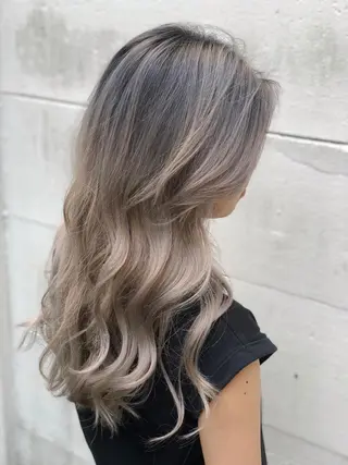 ロング カラー ☕️ベージュカラー 内藤光哉☕️のヘアスタイル