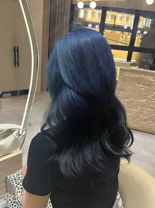 セミロング カラー HAVANA所属・レイヤー似合わせ 透明感カラーりきやのヘアスタイル