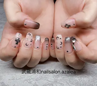 ネイル R inのネイルデザイン