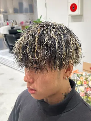 カラー パーマ メンズ 🐲ツイスパ🐲 フェード/龍のヘアスタイル