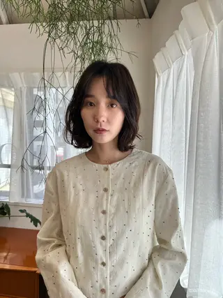 ミディアム カラー 阪本 桃のヘアスタイル