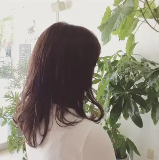 セミロング 安永 萌花のヘアスタイル